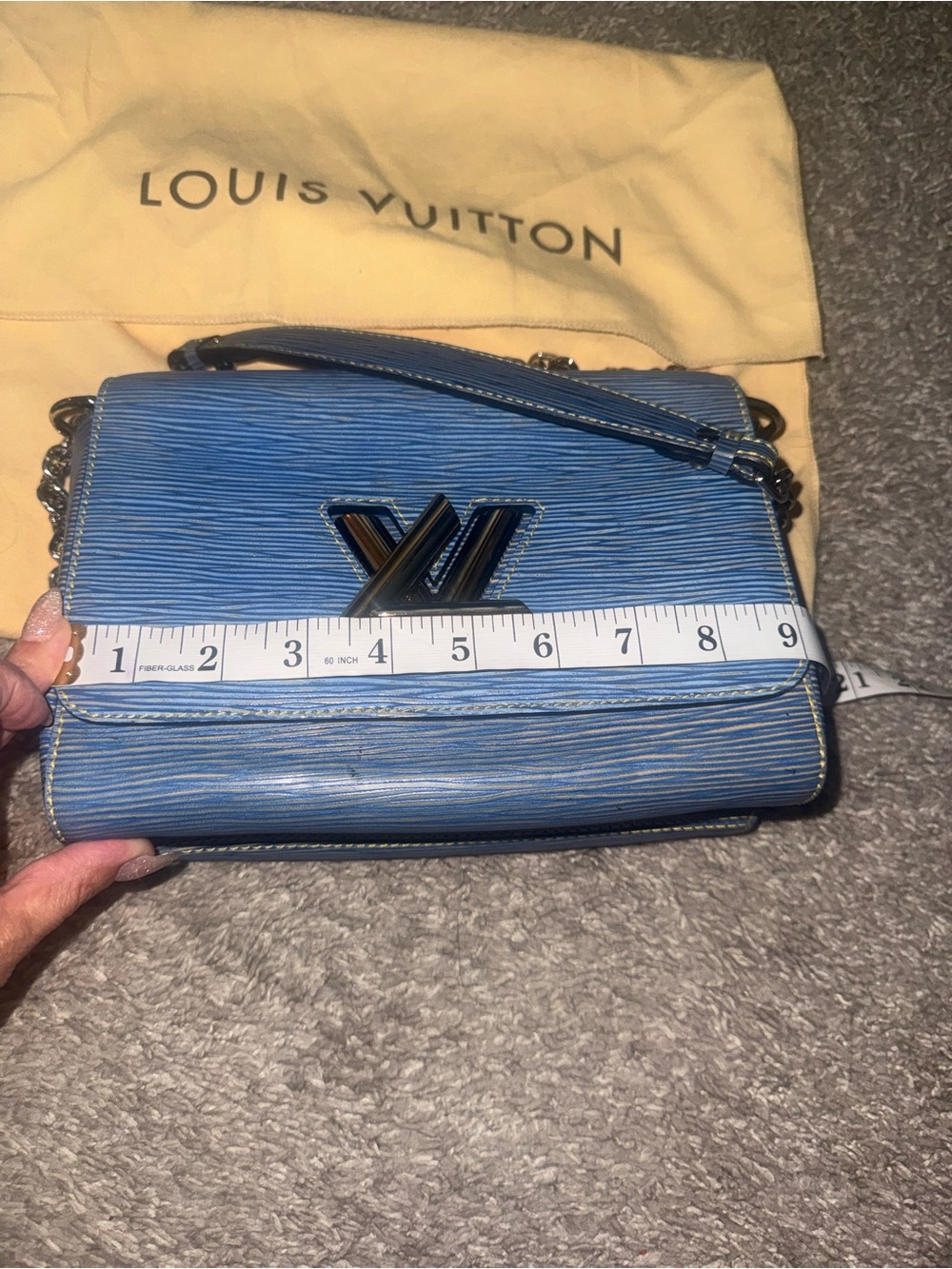 Louis Vuitton Epi Twist MM Denim Light Blue Shoulder Crossbody Bag - Picture 2 of 16